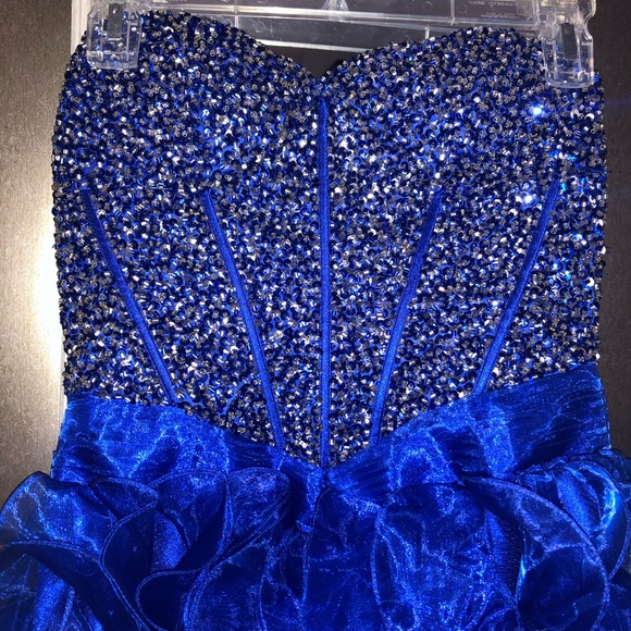 Dress - Picture 2 of 4